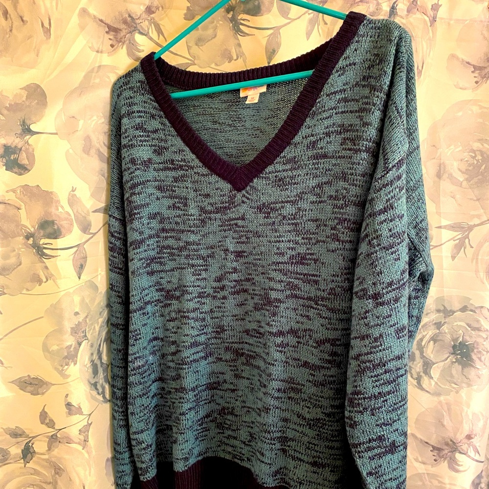 LuLaRoe Torrie sweater size medium